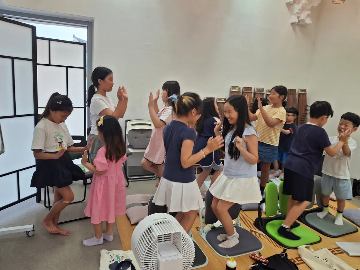 민요와 장구 — 노래와 리듬을 동시에 수행하는 이중 과제 훈련