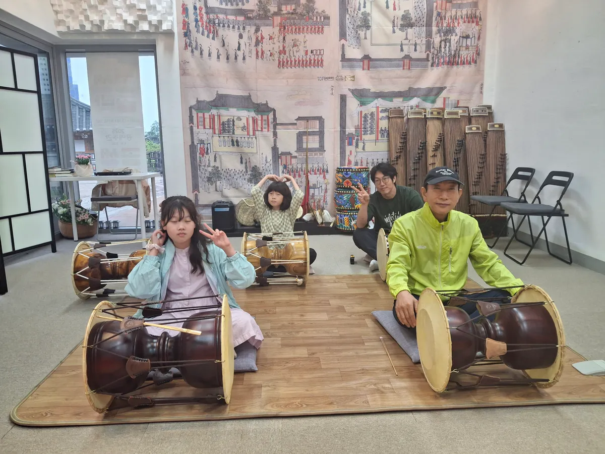 장구 배우기 — 풍물과 사물놀이의 기본이 되는 장단 연습