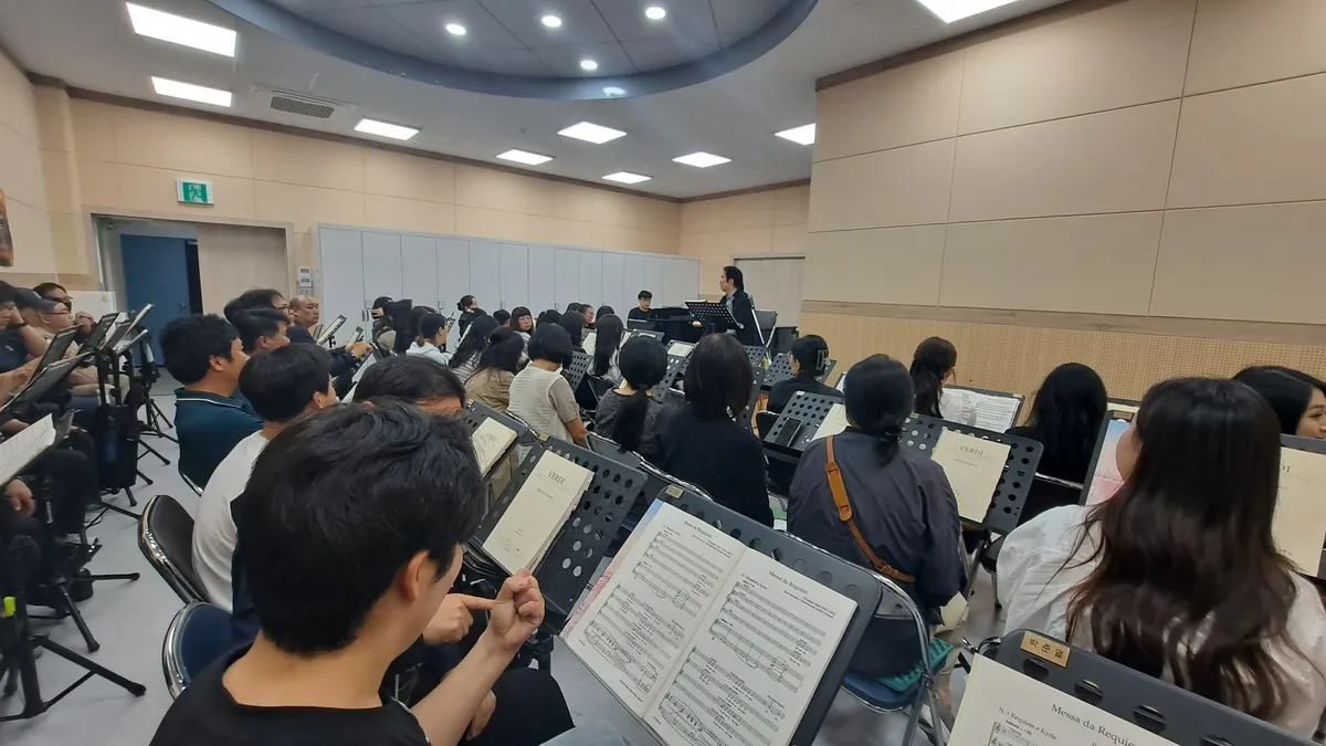 박준열 부원장의 합창단 연습중